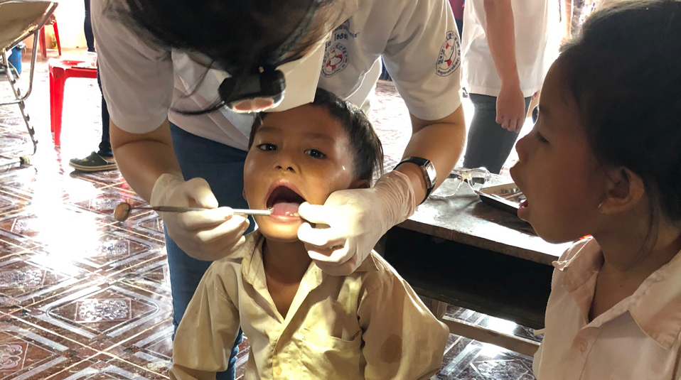Kambodscha Kind Zahnarzt